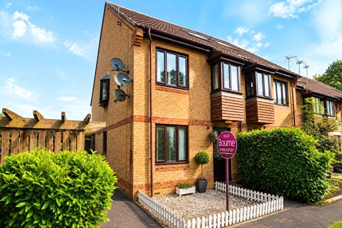 1 Bedroom Apartment For Sale In Perleybrooke Lane, Woking, Surrey, GU21