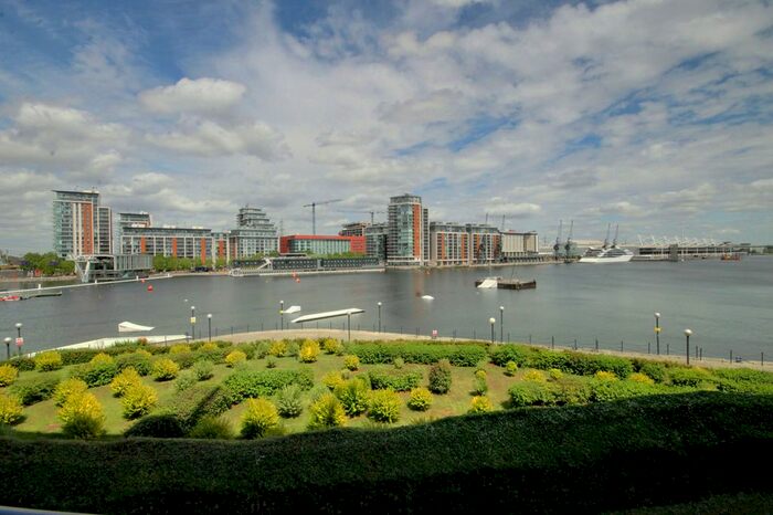 2 Bedroom Flat To Rent In Hanover Avenue, London, E16