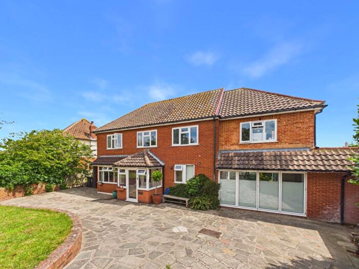 4 Bedroom Detached House For Sale In North Foreland Road, Broadstairs, CT10