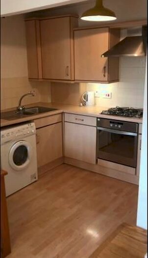 2 Bedroom Flat To Rent In Warriston Road, Edinburgh, EH3