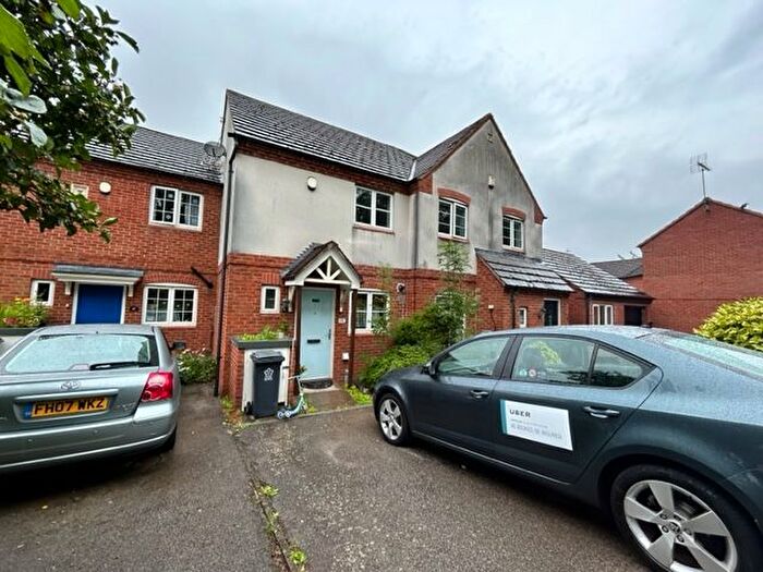 2 Bedroom Town House To Rent In Harrowden Rise, Leicester, LE5