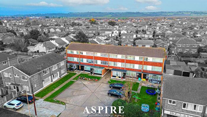 1 Bedroom House For Sale In High Street, Canvey Island, SS8