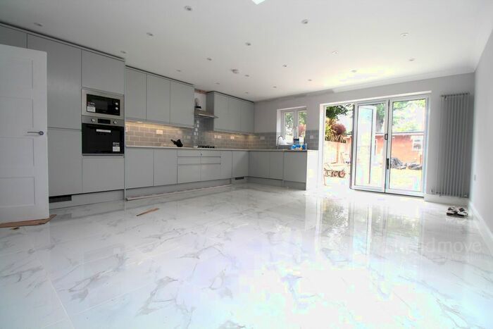 3 Bedroom Semi-Detached House To Rent In Cromwell Road, Hounslow, TW3