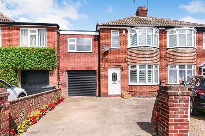 4 Bedroom Semi-Detached House For Sale In Scawton Avenue, York, YO31