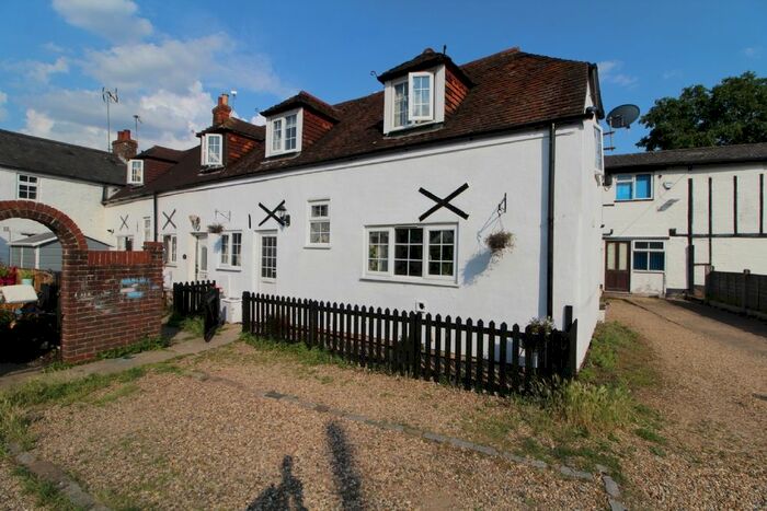 2 Bedroom Cottage To Rent In Tickford Street, Newport Pagnell, Buckinghamshire, MK16