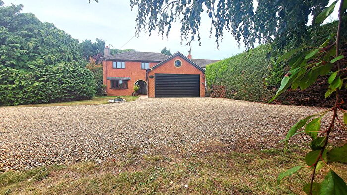 4 Bedroom Detached House For Sale In Bourne Road, Thurlby, Bourne, PE10