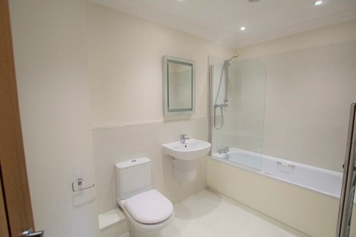 1 Bedroom Flat To Rent In Wayside Court, (), Horley, RH6