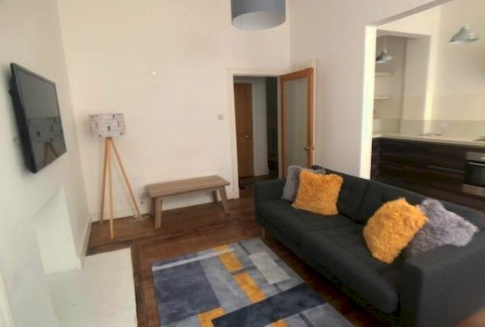 2 Bedroom Flat To Rent In Argyle Park Terrace, Edinburgh, EH9