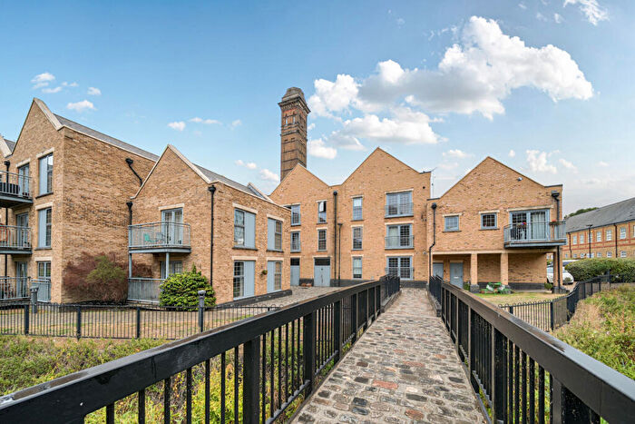 1 Bedroom Apartment For Sale In Esparto Way, South Darenth, Dartford, DA4