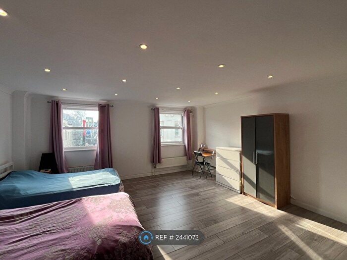 1 Bedroom Flat To Rent In West Street, Brighton, BN1