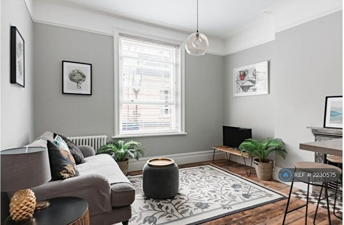 1 Bedroom Flat To Rent In Westbourne Arcade, Westbourne, Bournemouth, BH4