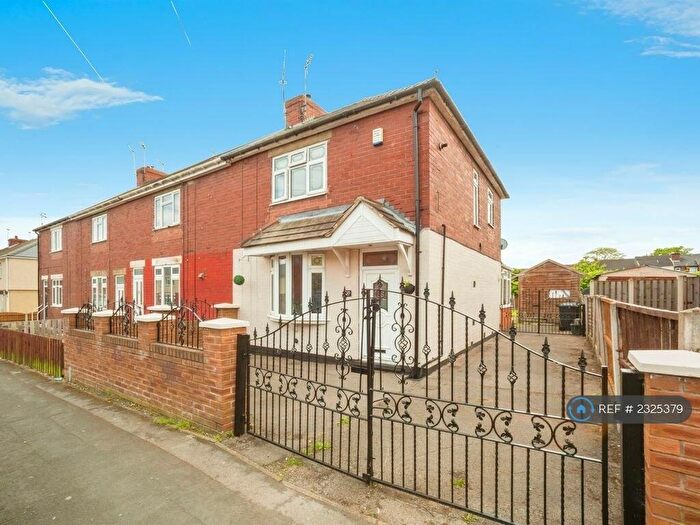3 Bedroom End Of Terrace House To Rent In Dryden Road, Mexborough, S64