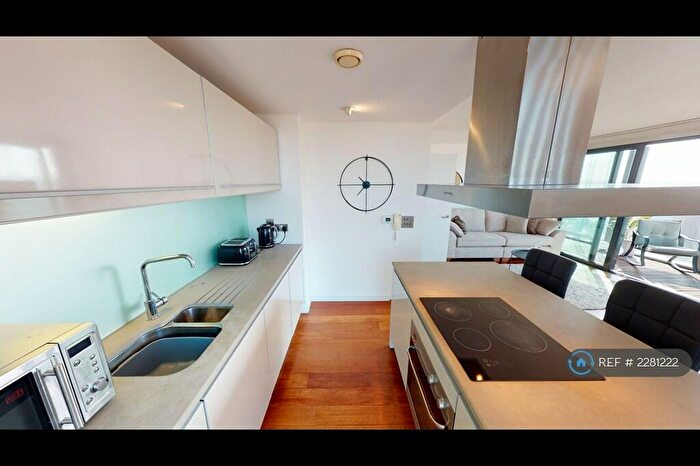2 Bedroom Flat To Rent In Beetham Tower, Manchester, M3