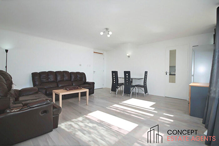 2 Bedroom Apartment To Rent In Homefield Park, Sutton, Surrey, SM1