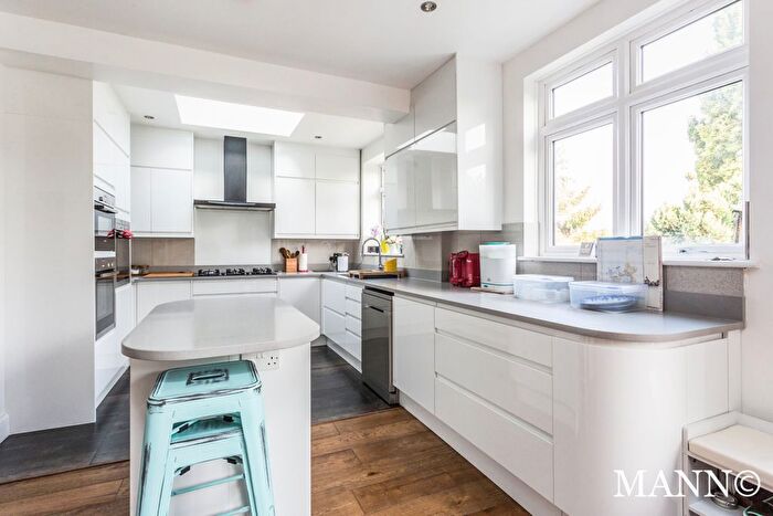 5 Bedroom Property To Rent In Pitfold Road, London, SE12