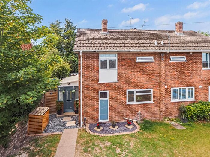3 Bedroom Semi-Detached House For Sale In Beresford Close, Andover, SP10