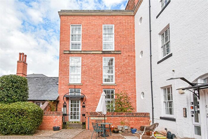 3 Bedroom Maisonette For Sale In Snuff Court, Snuff Street, Devizes, Wiltshire, SN10