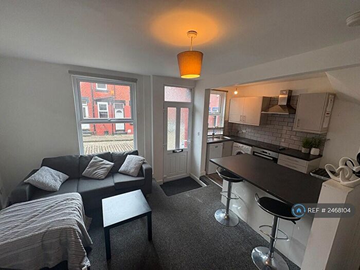 3 Bedroom Terraced House To Rent In Beamsley Place, Leeds, LS6