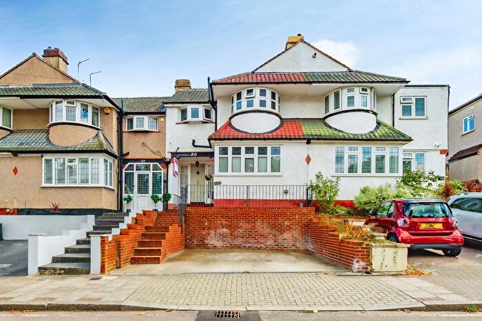 3 Bedroom Terraced House For Sale In Ridgeway Drive, Bromley, BR1