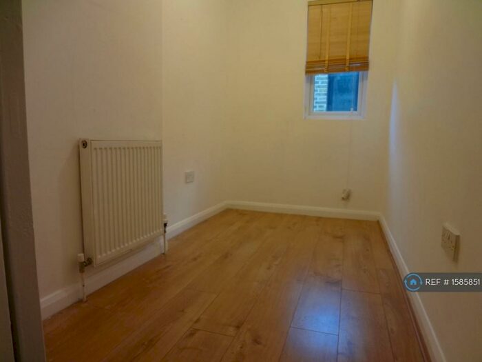 2 Bedroom Flat To Rent In Lea Bridge Road, London, E10