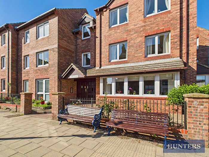 1 Bedroom Flat For Sale In West Avenue, Filey, YO14