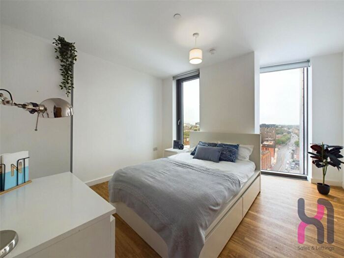 3 Bedroom Flat To Rent In The Tower, Plaza Boulevard, Liverpool, L8