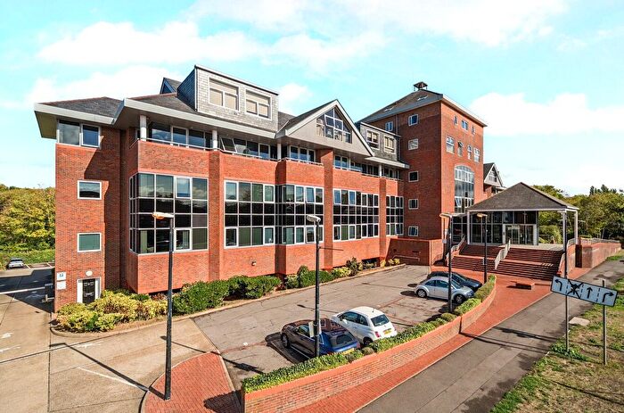 1 Bedroom Flat For Sale In Guildford, Surrey, GU1