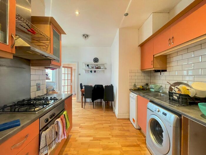 2 Bedroom Flat To Rent In Welldon Crescent, Harrow, HA1