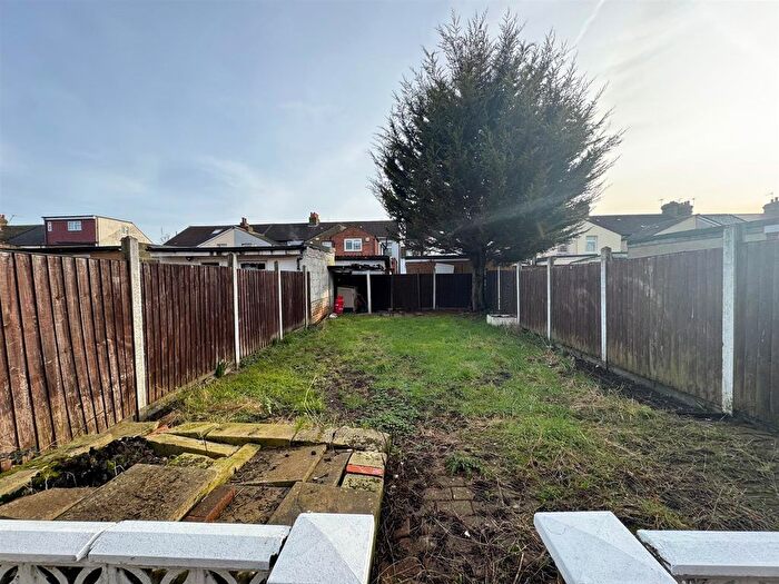 3 Bedroom Terraced House For Sale In Trinity Road, Southall, UB1