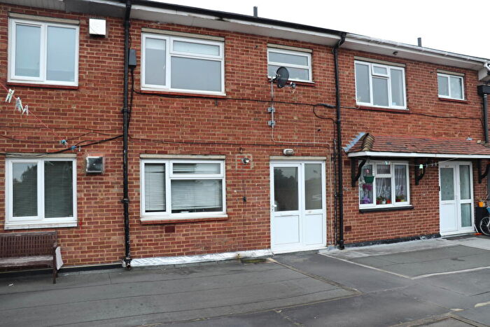 2 Bedroom Flat To Rent In High Street, Hornchurch, RM12