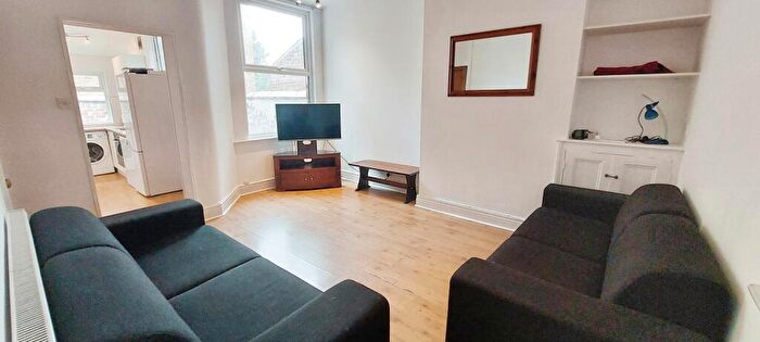 4 Bedroom Terraced House To Rent In Platt Lane, Manchester, M14