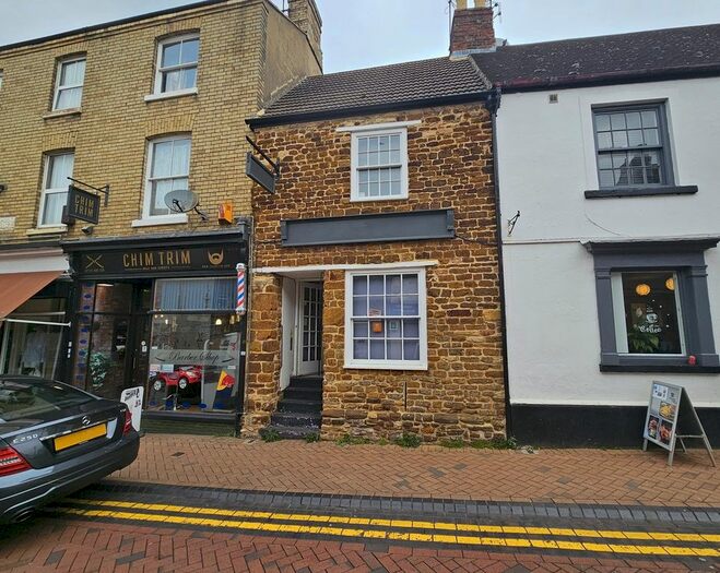 Retail Property To Rent In Cambridge Street, Wellingborough, Northamptonshire., NN8