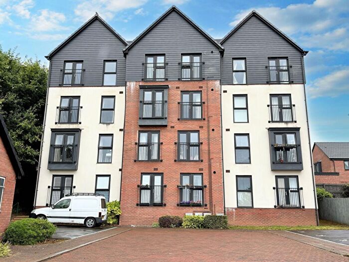 2 Bedroom Flat For Sale In Cei Tir Y Castell, Barry, CF63
