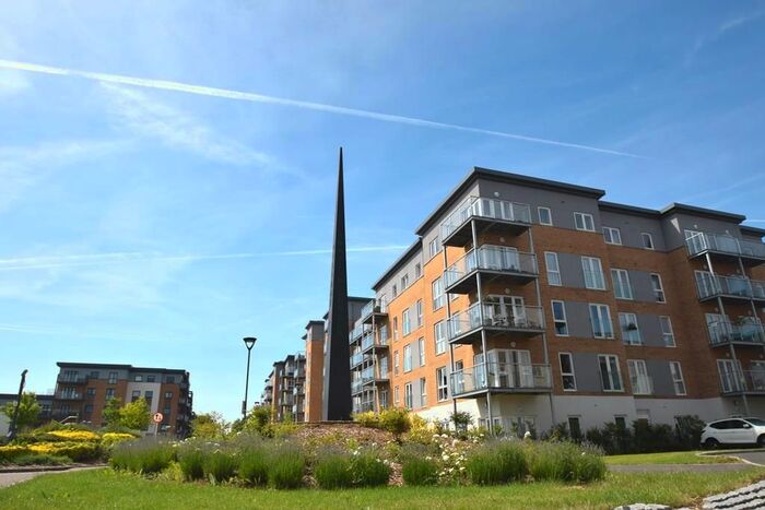 2 Bedroom Flat To Rent In Windsor Court, West Drayton, UB7