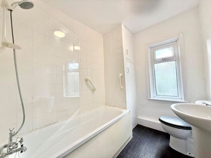 2 Bedroom End Of Terrace House For Sale In Bilham Road, Clayton West, Huddersfield, West Yorkshire, Uk, HD8