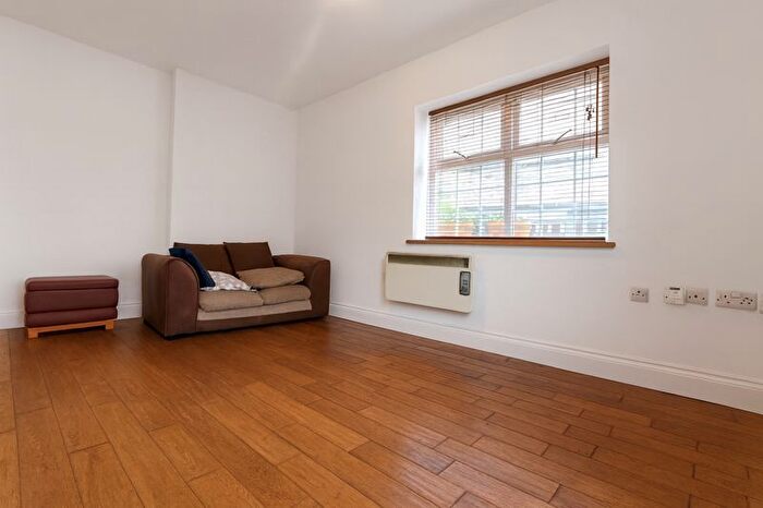 1 Bedroom Flat To Rent In Dalston Lane, Hackney, E8