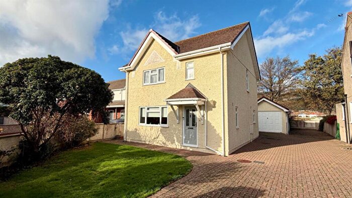 3 Bedroom Detached House For Sale In Eryl Place, Llandudno, LL30