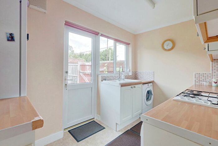 2 Bedroom Detached Bungalow For Sale In Cedar Road, Benfleet, SS7