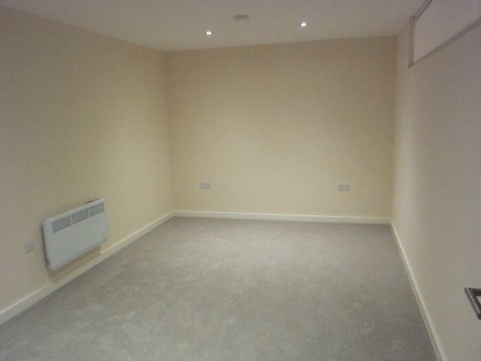 2 Bedroom Flat To Rent In Wharncliffe Road, Ilkeston, DE7