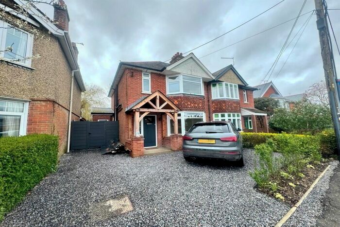 3 Bedroom Semi-Detached House To Rent In Alma Road, Romsey, SO51