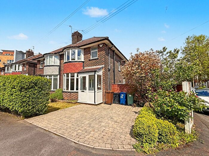 3 Bedroom Semi Detached House For Sale In Conway Avenue, Whitefield, M45