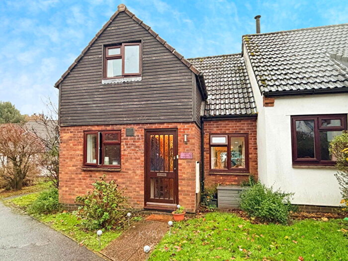 3 Bedroom Semi Detached House For Sale In Longmeadow, Broadclyst, Exeter, EX5