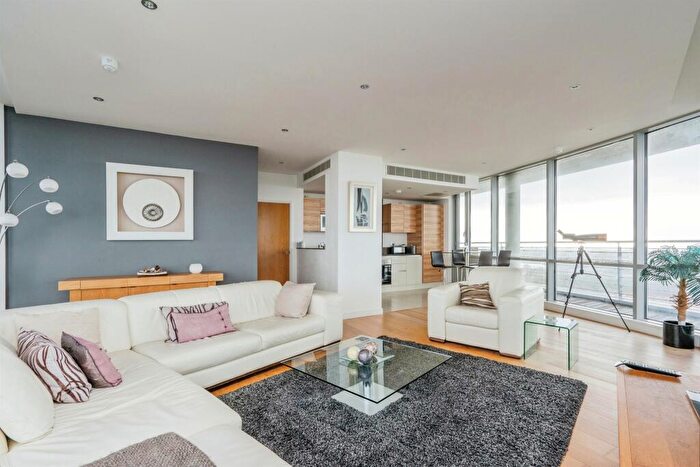 2 Bedroom Penthouse For Sale In Queen Street, Portsmouth, PO1