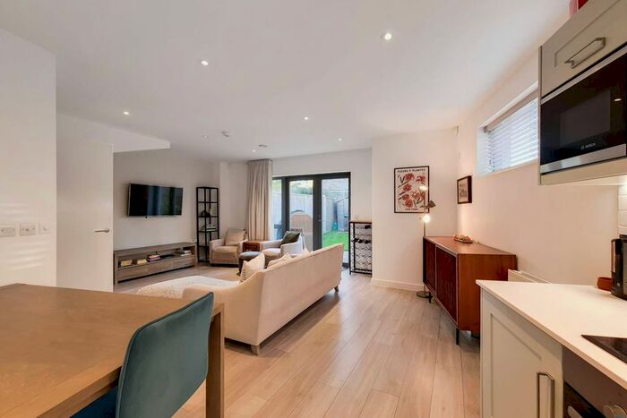 4 Bedroom End Of Terrace House To Rent In Riverbank Way, Hackbridge, Wallington, SM6