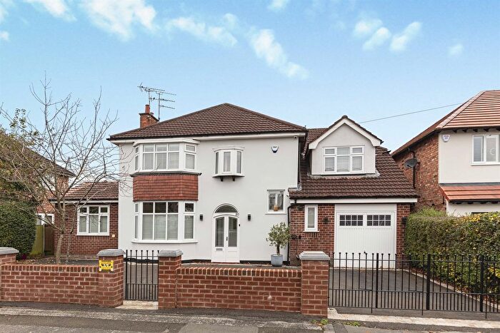 5 Bedroom Detached House For Sale In Laburnum Lane, Hale, Altrincham, WA15