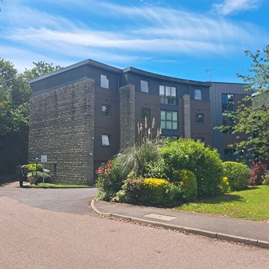 2 Bedroom Flat For Sale In Sandling Lane, Maidstone, ME14
