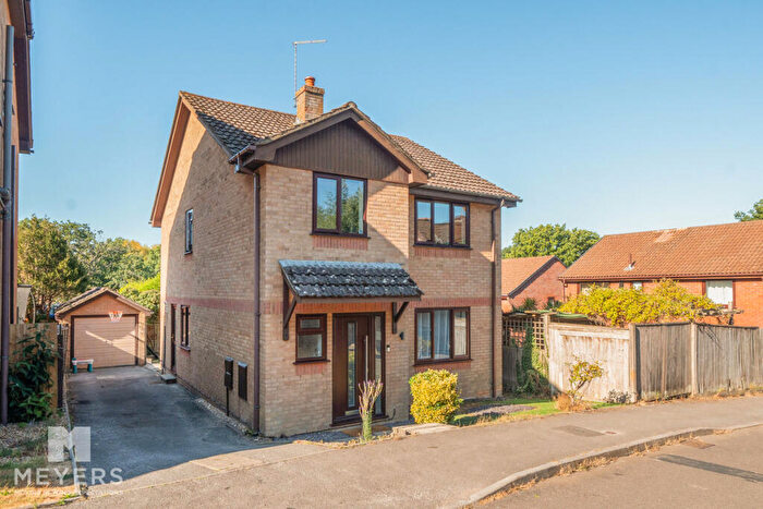 4 Bedroom Detached House For Sale In Blaney Way, Wimborne, BH21