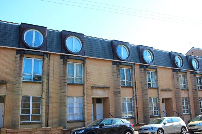 4 Bedroom Flat To Rent In Belmont Street, Kelvinbridge, Glasgow, G12