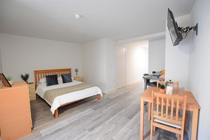 1 Bedroom Flat To Rent In Brayford Court - Student Apartment - /, LN1