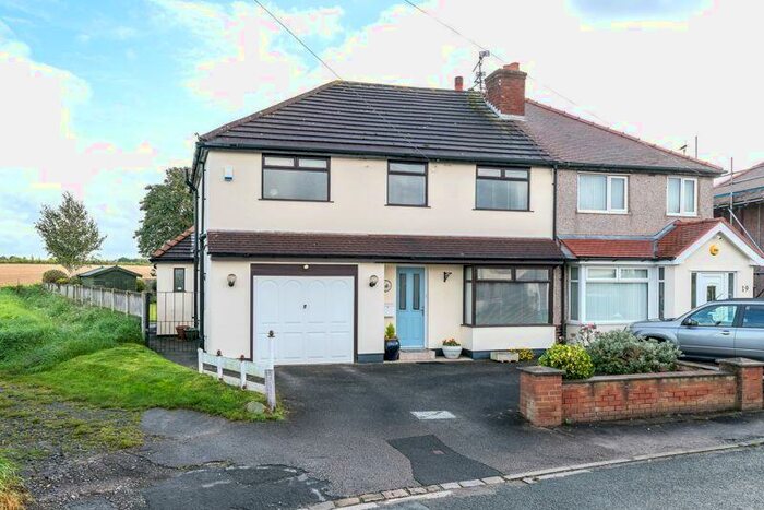 4 Bedroom Semi-Detached House For Sale In Mickering Lane, Aughton, L39